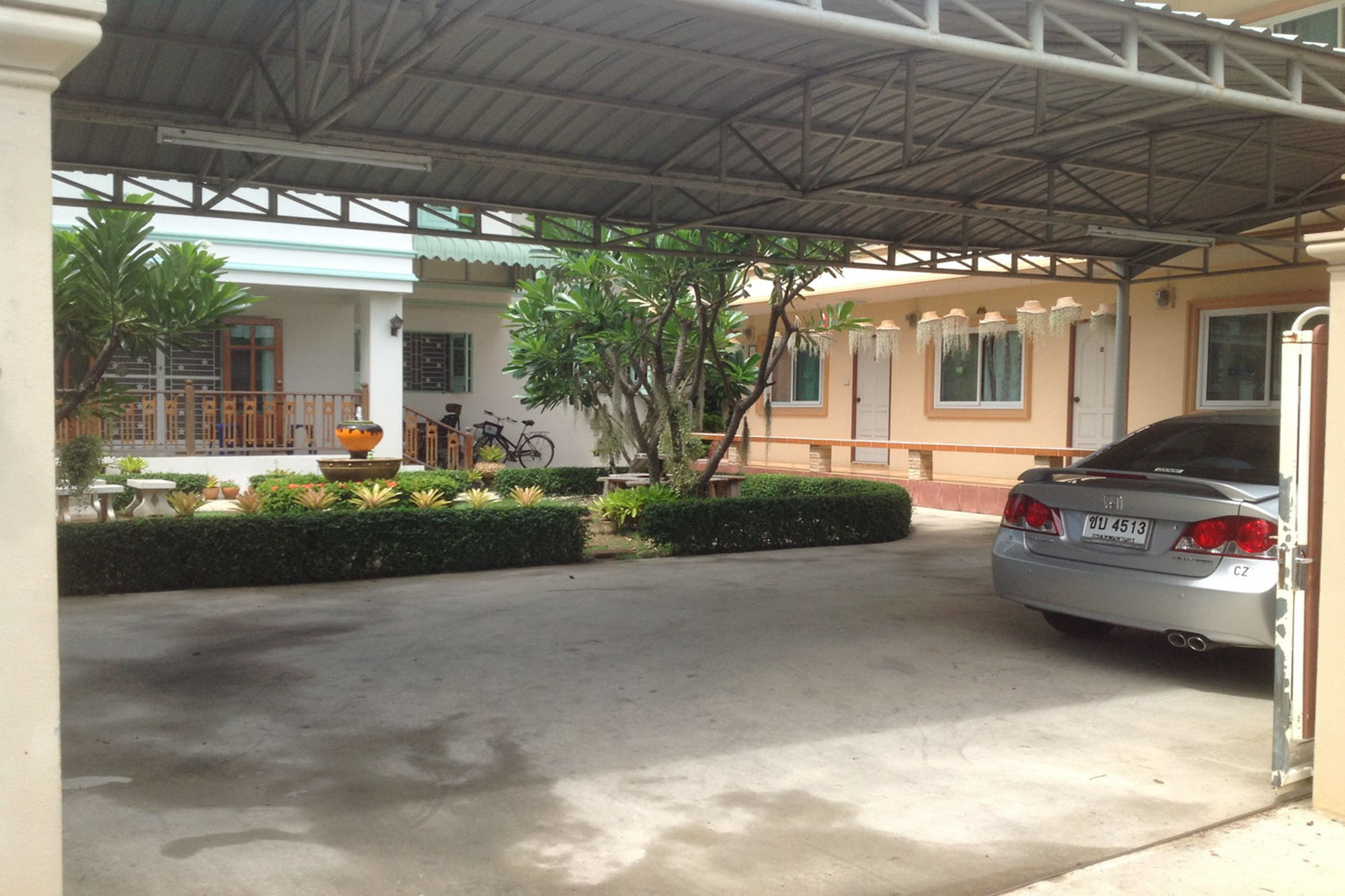 2N Guesthouse Phetchaburi Exterior foto